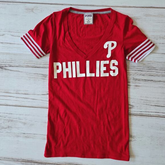 Victoria's Secret PINK 5th & Ocean Philadelphia Phillies Tee Shirt sz XS - Picture 1 of 5